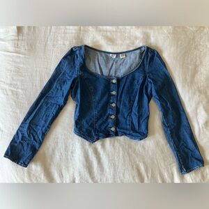 Levi’s button up denim cropped long sleeve shirt